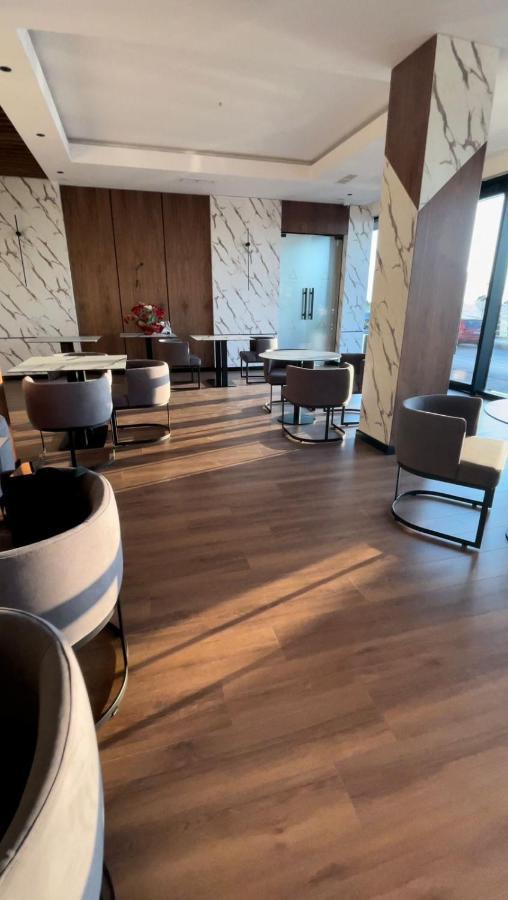 Esbjerg Hotel Vlorë Exteriör bild
